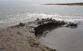 Органічну натуральну грязь добувають з донних відкладень мертвого моря