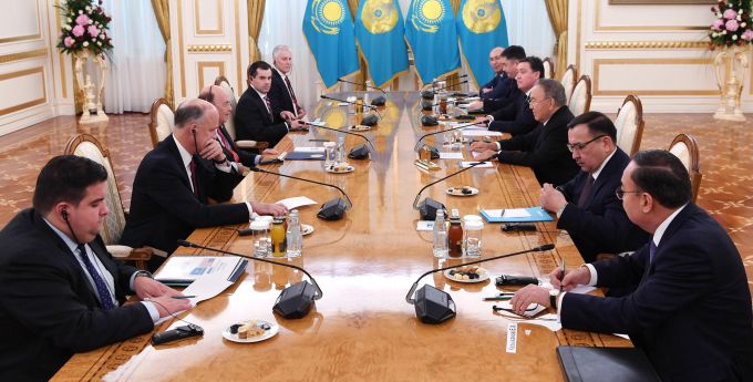 Глава держави вказав, що сьогодні Казахстан здійснює багатовекторну політику і підтримує добрі відносини з усіма країнами-партнерами