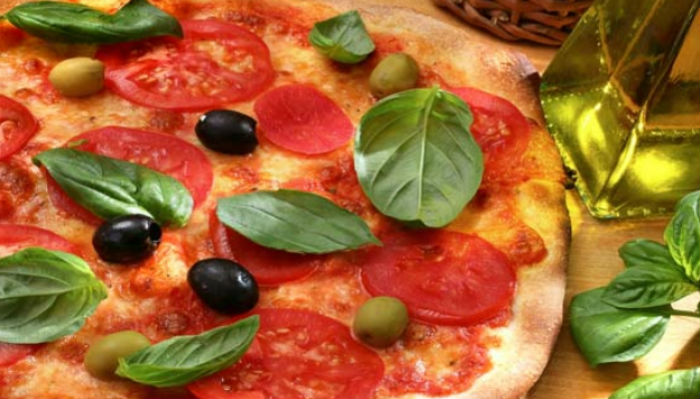 Смачна начинка для піци в домашніх умовах виходить нітрохи не гірше, ніж в піцерії