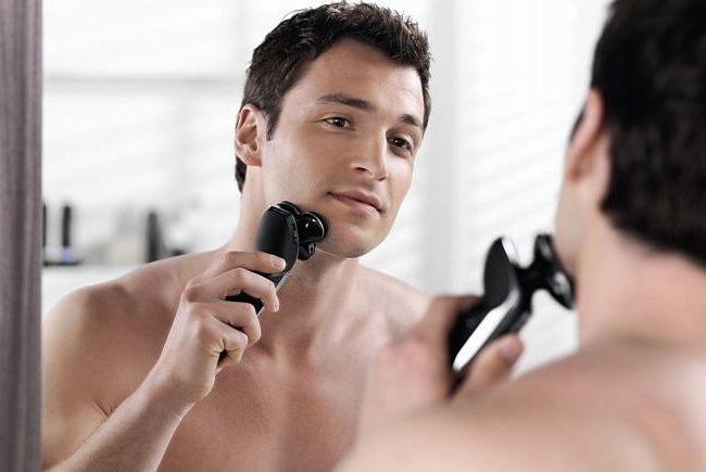 Якщо ж Ви звикли використовувати гель або піну, зверніть увагу на електробритви для вологого гоління